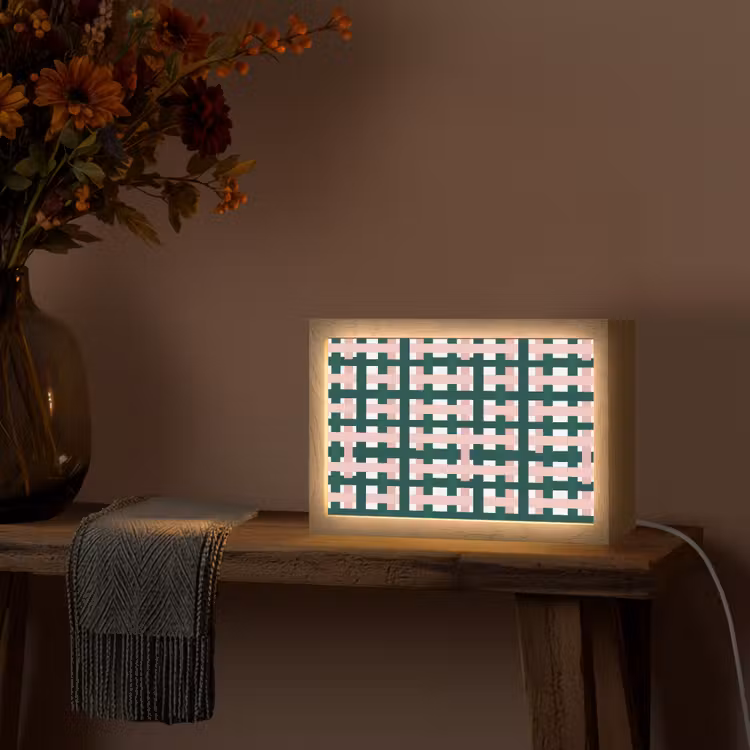 Vlechtpatroon - Groen - Roze - Grafisch Light Box met kabel (Tafellamp) klein 924 -sfeer4