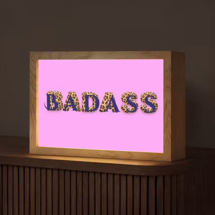 Felroze - Badass - Panterprint - Schaduw Light Box met kabel (Tafellamp) klein -z3d_website