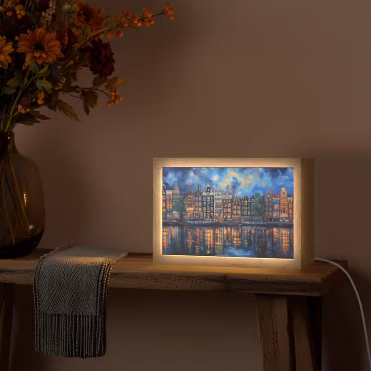 Grachten Amsterdam - Huizen - Stad - Kleurrijk Light Box met kabel (Tafellamp) klein -sfeer4