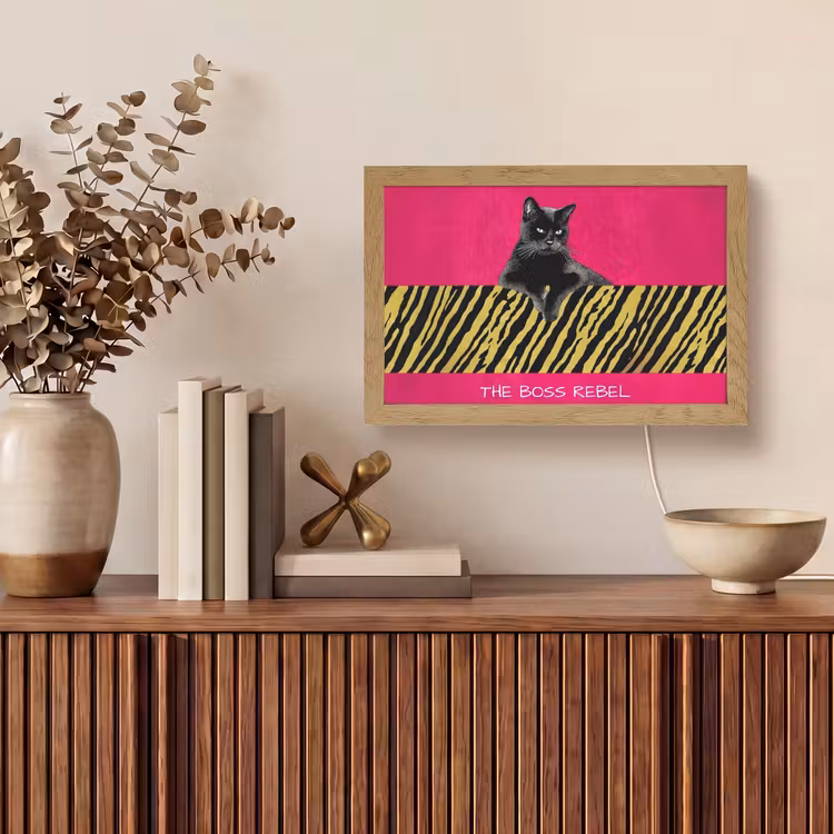 Kat - Baas - Roze - Tijgerprint Light Box met kabel (Tafellamp) klein -sfeer2