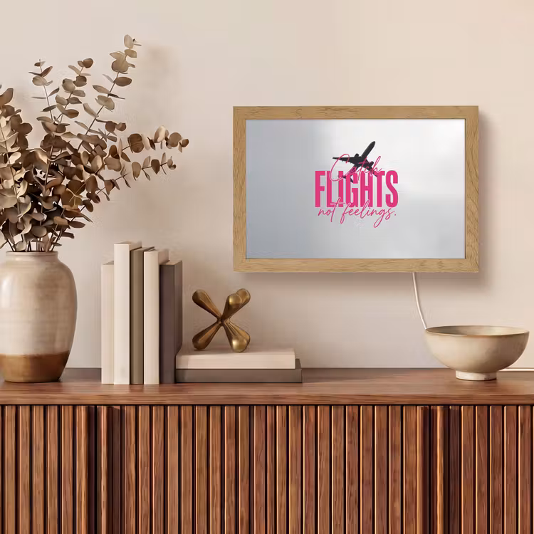 Catch flights not feelings - Vliegtuig - Roze Light Box met kabel (Tafellamp) klein -sfeer2