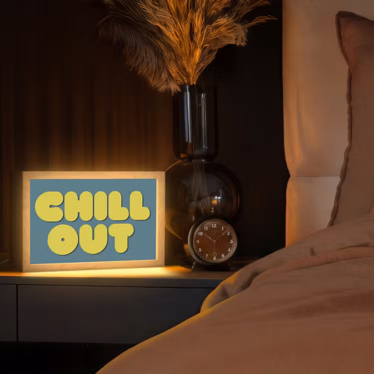 Chill out - Geel - Blauw Light Box met kabel (Tafellamp) klein -sfeer1