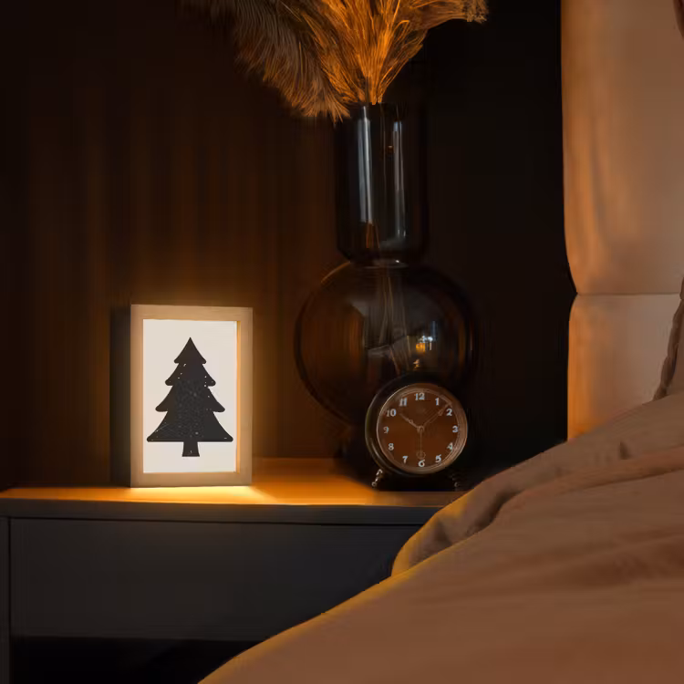 Kerstboom - Zwarte kerstboom - Boom - Japandi Light Box met kabel (Tafellamp) klein -sfeer1