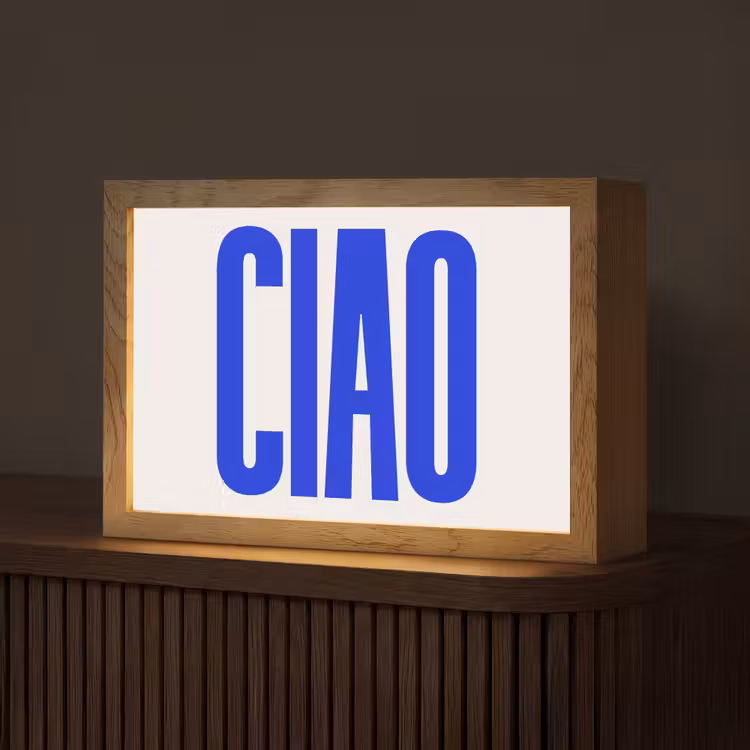 Ciao - Hoofdletters - Blauw - Minimalistisch Light Box met kabel (Tafellamp) klein -z3d_website