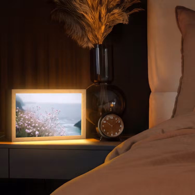 Klif - Bloemen - Zee - Roze Light Box met kabel (Tafellamp) klein -sfeer1