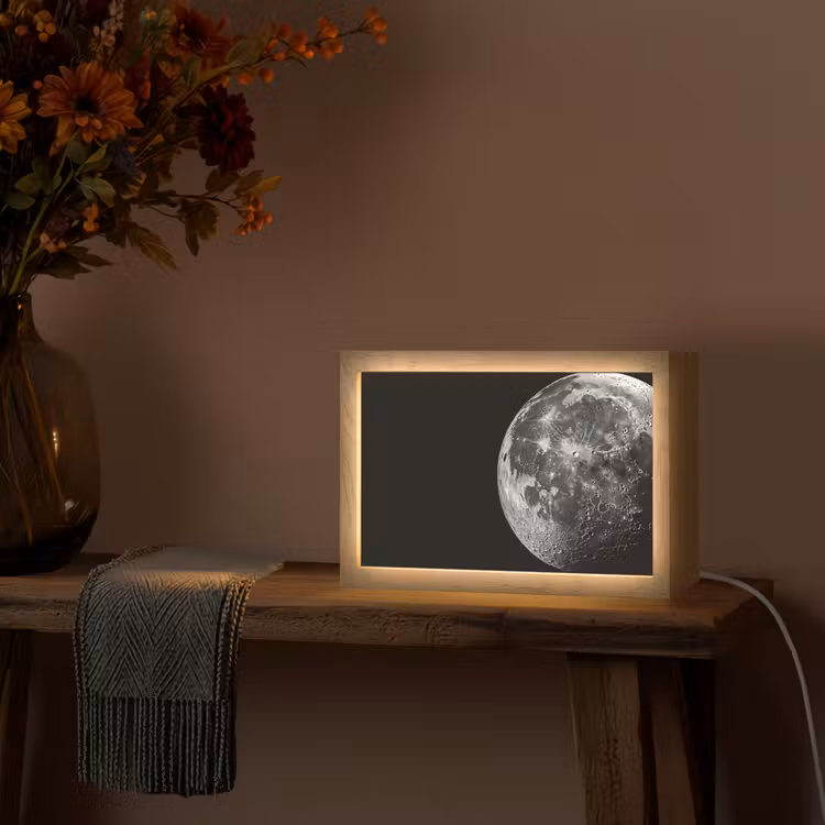 Close-up - Maan - Wit - Textuur Light Box met kabel (Tafellamp) klein -sfeer4