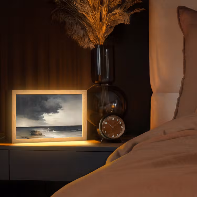 Kust - Golven - Rots - Storm Light Box met kabel (Tafellamp) klein -sfeer1