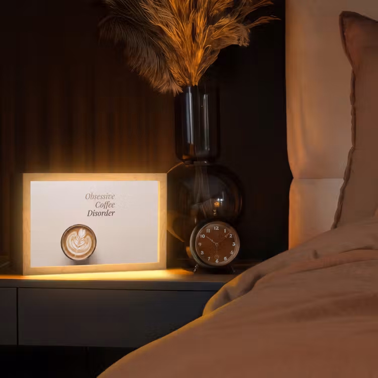 Koffie - Obessive Coffee Disorder - Beige Light Box met kabel (Tafellamp) klein -sfeer1