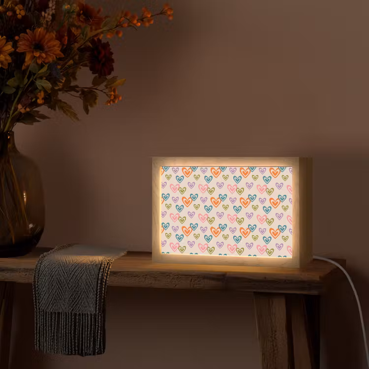 Kleurrijk - Hartjes - Patroon - Beige Light Box met kabel (Tafellamp) klein 924 -sfeer4