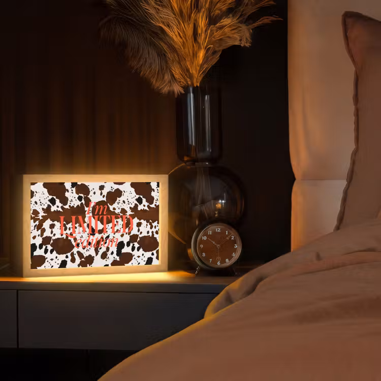 Koeienprint - Limited edition - Rood Light Box met kabel (Tafellamp) klein -sfeer1