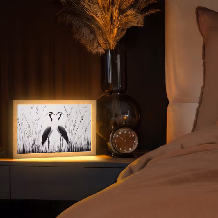Kraanvogels - Gras - Hartvorm - Zwart Light Box met kabel (Tafellamp) klein -sfeer1