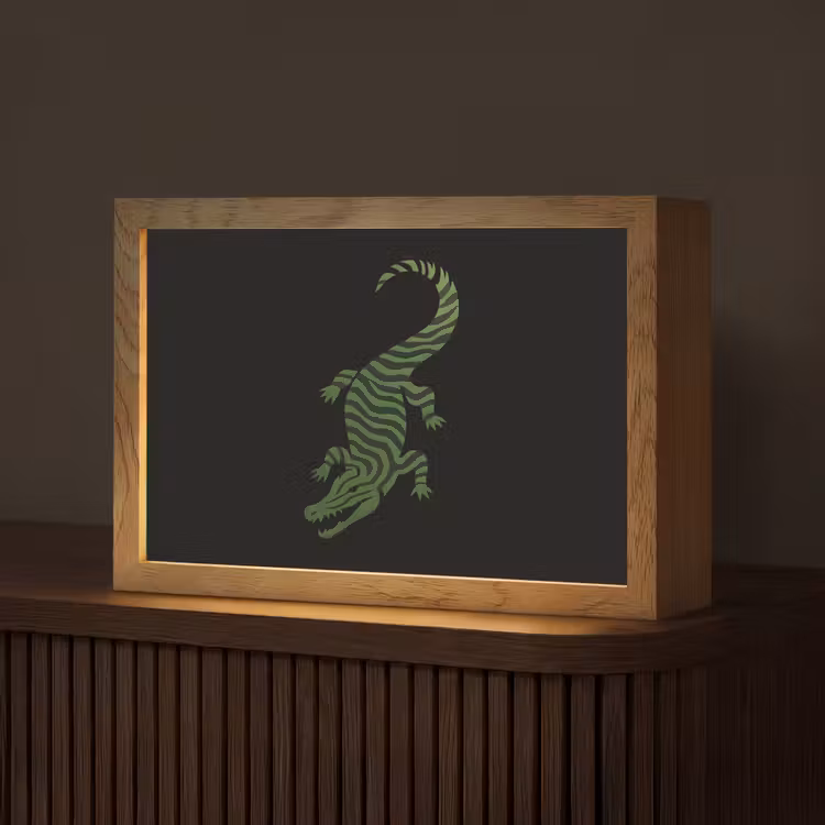 Krokodil - Groen - Tijgerachtig - Strepen Light Box met kabel (Tafellamp) klein -z3d_website