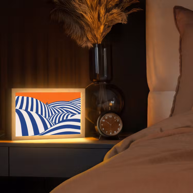 Fietser - Heuvels - Strepen - Blauw Light Box met kabel (Tafellamp) klein -sfeer1