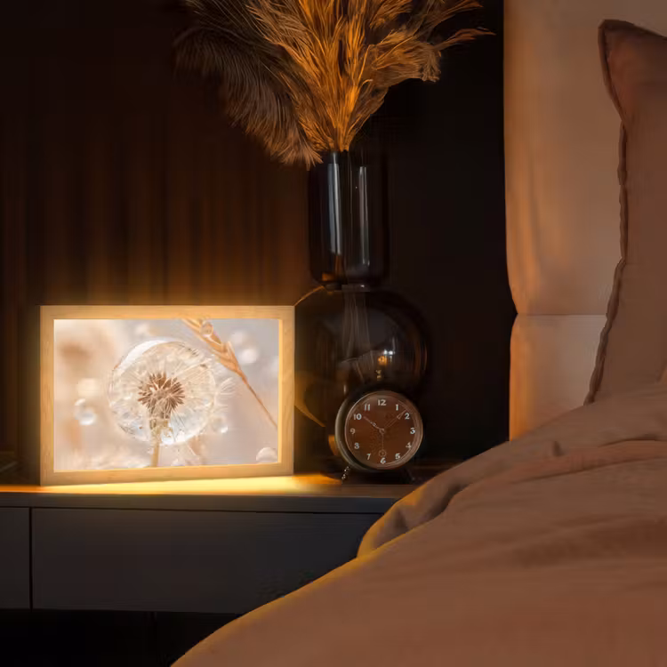 Paardenbloem - Water - Natuur - Stilleven - Modern Light Box met kabel (Tafellamp) klein -sfeer1