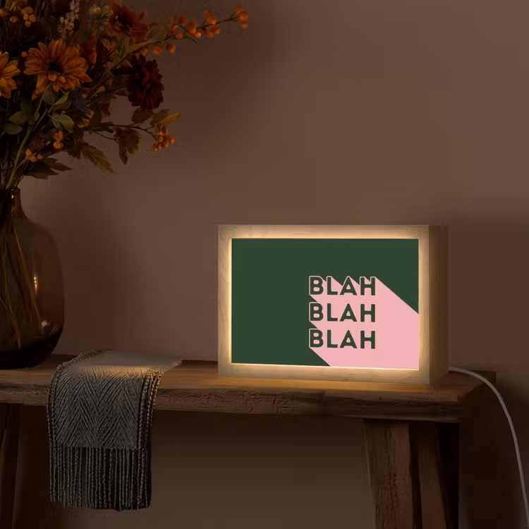 Donkergroen - Tekst - Schaduw - Grafisch Light Box met kabel (Tafellamp) klein -sfeer4
