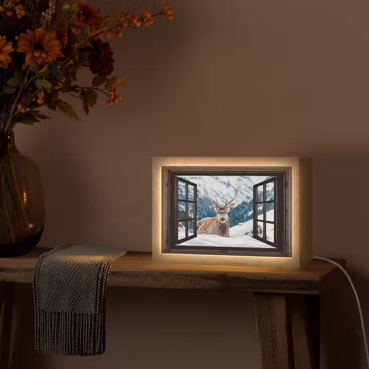 Hert - Landschap - Winter - Natuur - Dieren - Doorkijk - Bergen Light Box met kabel (Tafellamp) klein -sfeer4