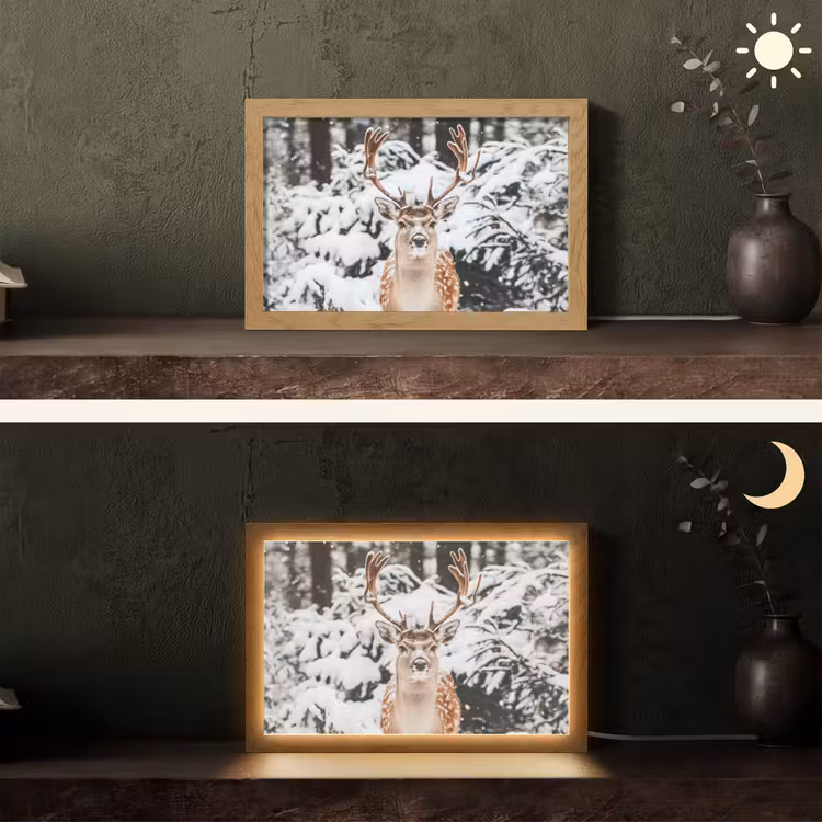 Hert - Sneeuw - Winter - Bos - Dieren Light Box met kabel (Tafellamp) klein -sfeer3