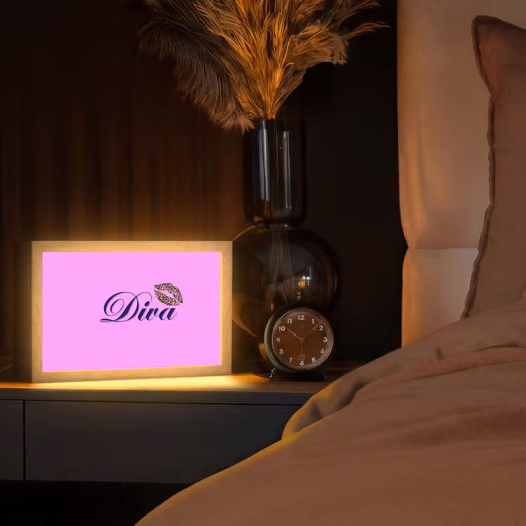 Diva - Lip - Panterprint - Roze Light Box met kabel (Tafellamp) klein -sfeer1