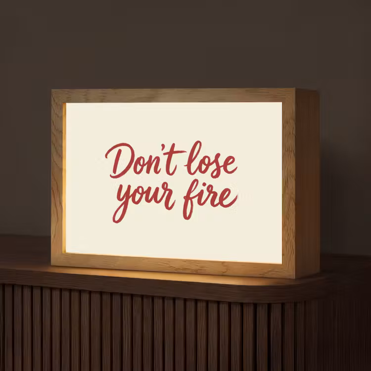 Don't lose your fire - Rood - Wit - Minimalistisch Light Box met kabel (Tafellamp) klein -z3d_website