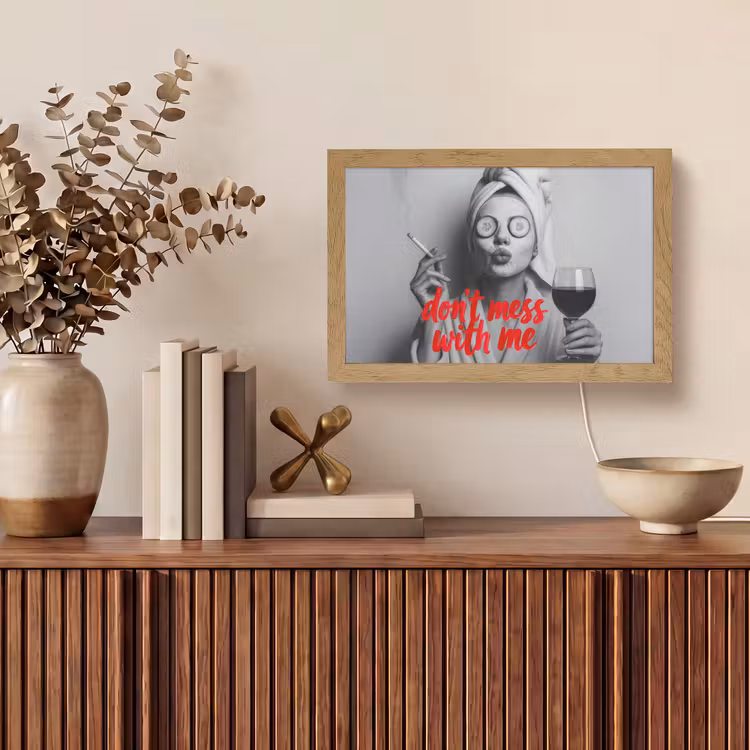 Don't mess with me - Wijn - Vrouw - Sigaret Light Box met kabel (Tafellamp) klein -sfeer2