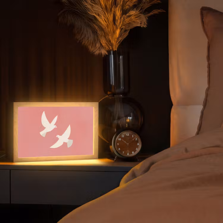 Duiven - Wit - Sierlijk Light Box met kabel (Tafellamp) klein -sfeer1