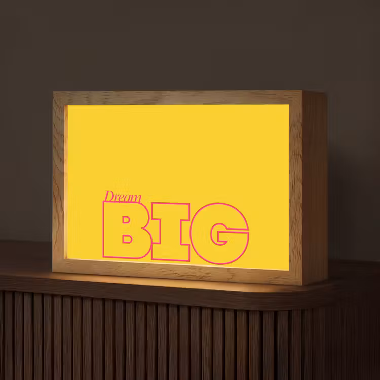 Dream big - Geel - Grafisch Light Box met kabel (Tafellamp) klein -z3d_website
