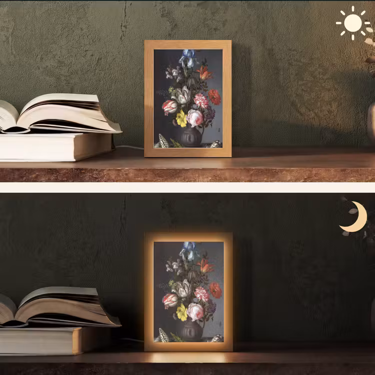 Bloemen in een vaas met schelpen en insecten - Balthasar van der Ast Light Box met kabel (Tafellamp) klein -sfeer3