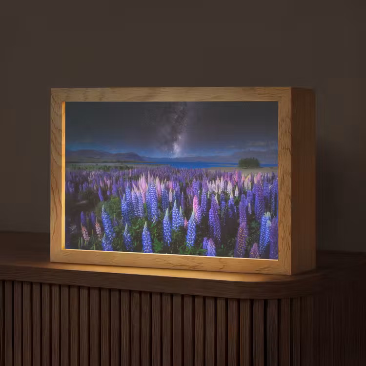 Bloemen - Nacht - Lupine - Sterrenhemel - Paars - Natuur Light Box met kabel (Tafellamp) klein -z3d_website