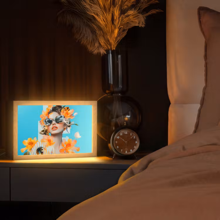 Bloemen - Vrouw - Zonnebril - Blauw Light Box met kabel (Tafellamp) klein -sfeer1