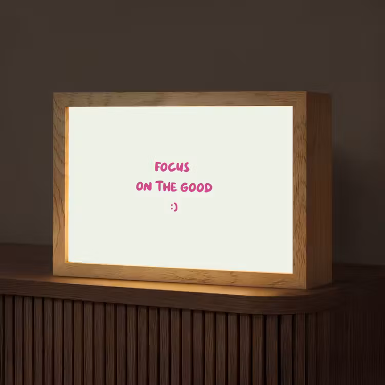 Focus - Beige - Roze - Smiley Light Box met kabel (Tafellamp) klein -z3d_website