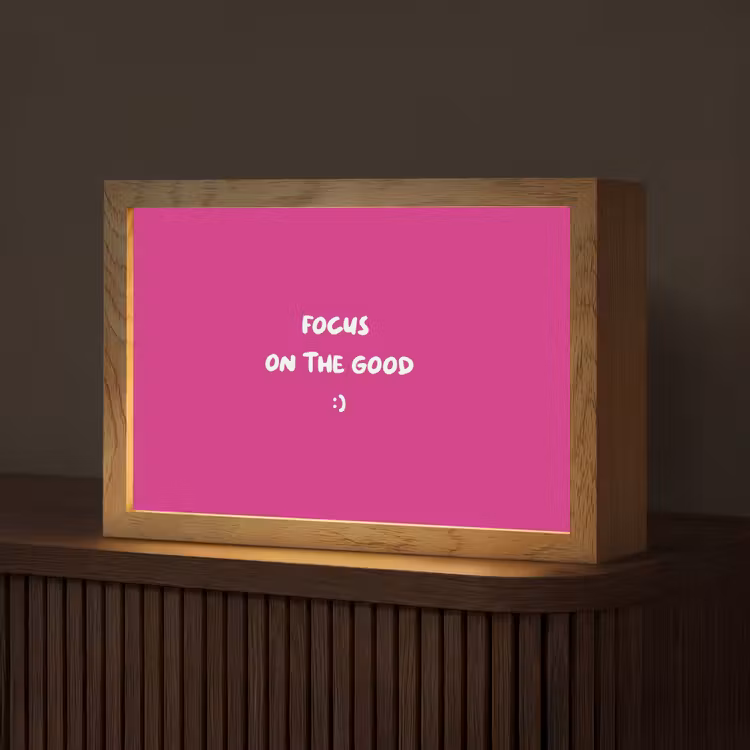 Focus - Smiley - Roze Light Box met kabel (Tafellamp) klein -z3d_website