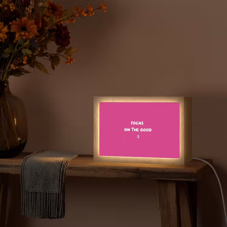 Focus - Smiley - Roze Light Box met kabel (Tafellamp) klein -sfeer4