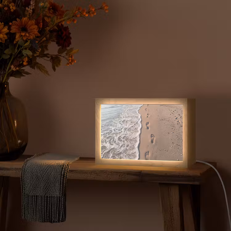 Voetstappen - Vloedlijn - Zee Light Box met kabel (Tafellamp) klein -sfeer4