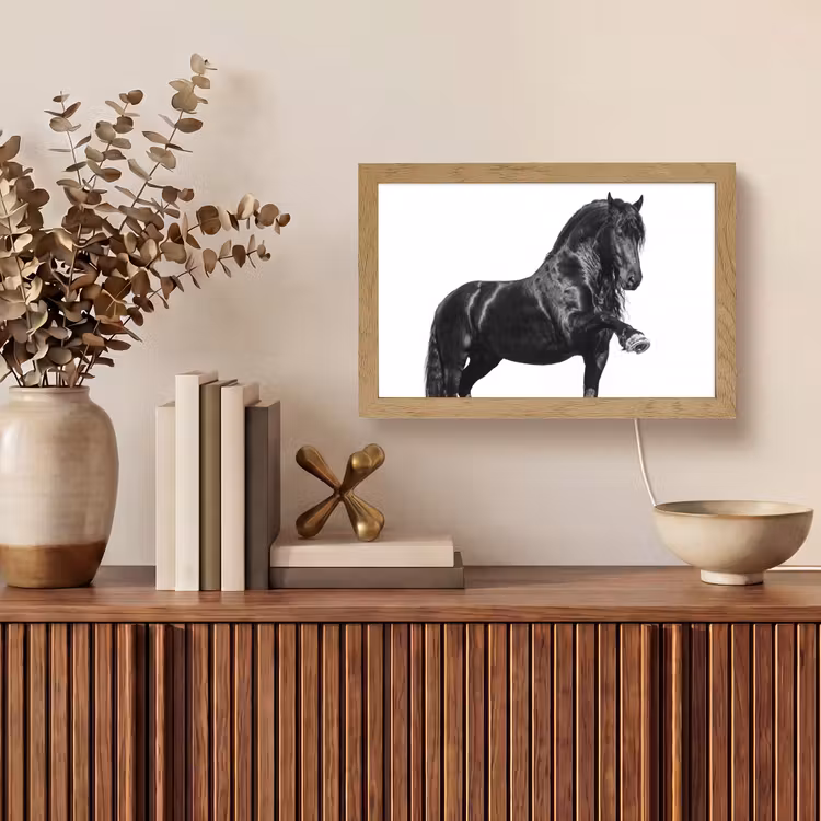 Fries - Hengst - Modern Light Box met kabel (Tafellamp) klein -sfeer2