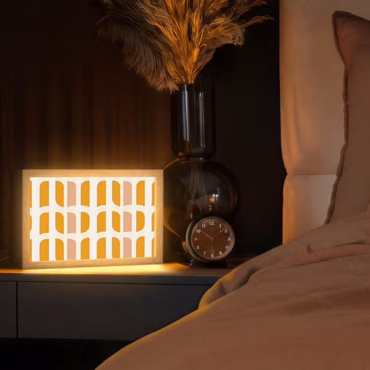 Geometrisch - Patroon - Geel - Roze Light Box met kabel (Tafellamp) klein 924 -sfeer1