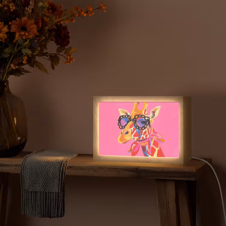 Giraf - Roze - Bril - Sjaal Light Box met kabel (Tafellamp) klein -sfeer4