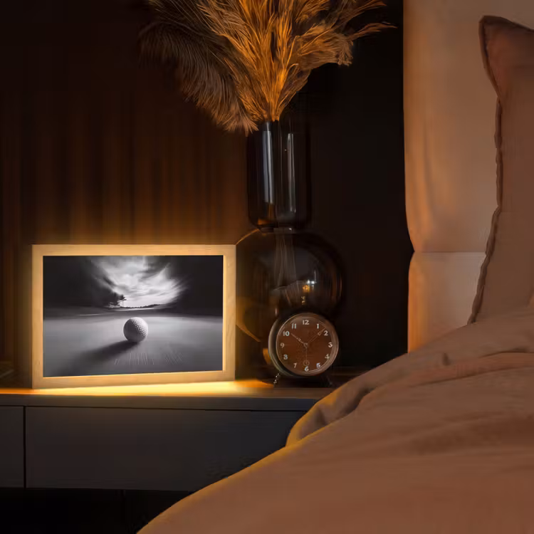 Golfbal - Wazig - Zwart Light Box met kabel (Tafellamp) klein -sfeer1