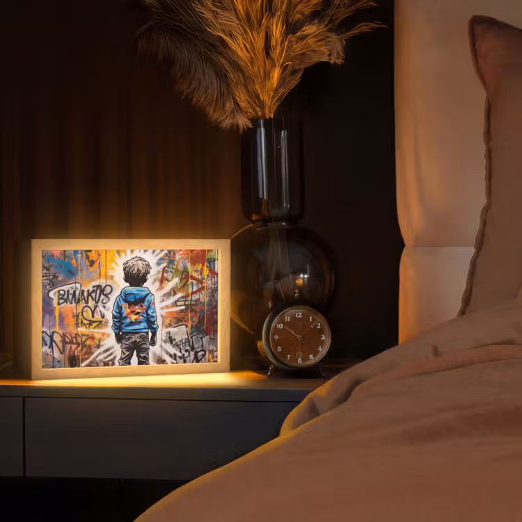 Graffiti - Jongen - Kleuren - Street Art Light Box met kabel (Tafellamp) klein -sfeer1