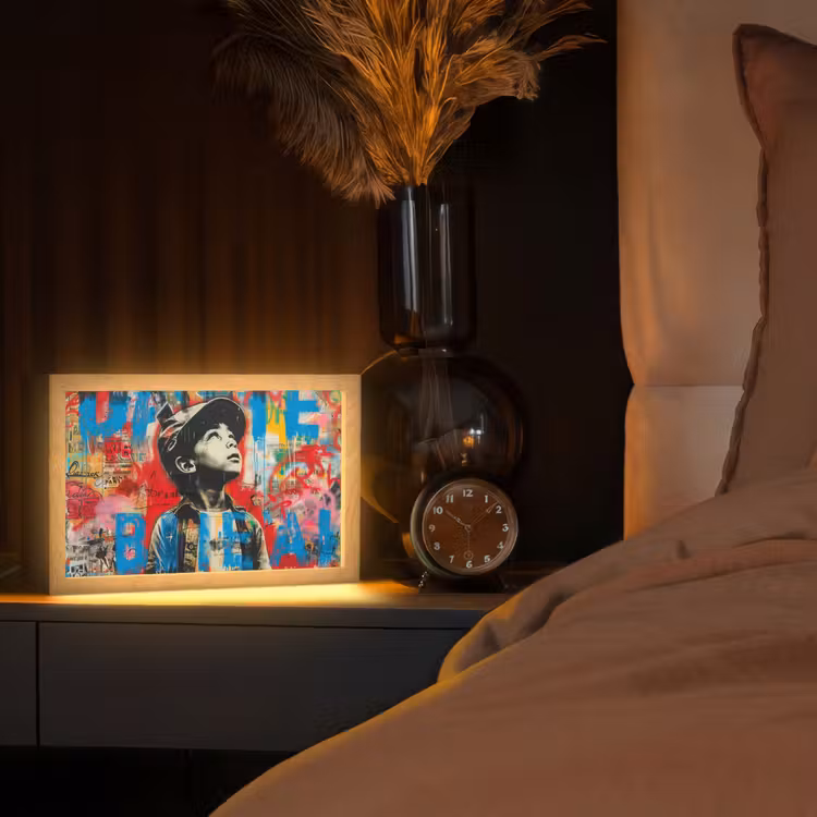 Graffiti - Jongen - Street art - Kleuren Light Box met kabel (Tafellamp) klein -sfeer1