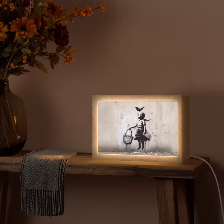 Graffiti - Meisje - Vogel - Street Art - Banksy Style Light Box met kabel (Tafellamp) klein -sfeer4
