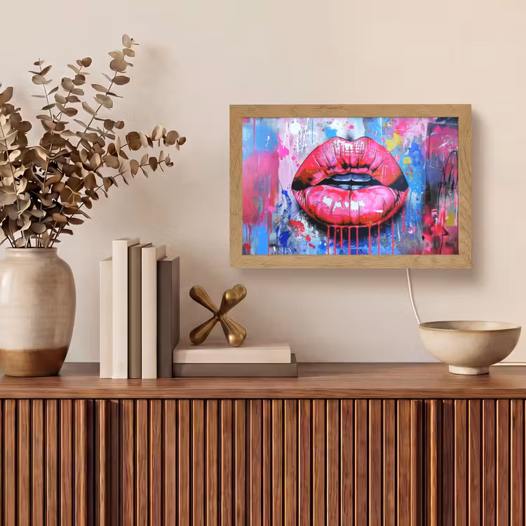 Graffiti - Lippen - Felroze - Geschilderd Light Box met kabel (Tafellamp) klein -sfeer2