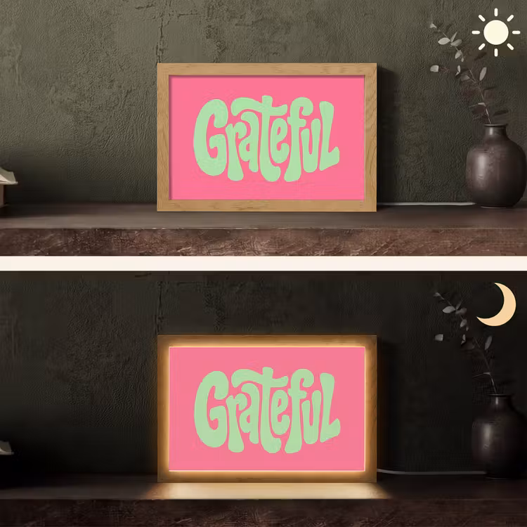 Grateful - Groen - Grafisch - Vloeiend Light Box met kabel (Tafellamp) klein -sfeer3