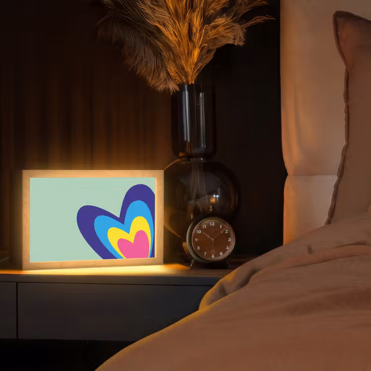 Hartjes - Kleurrijk - Valentijn Light Box met kabel (Tafellamp) klein -sfeer1