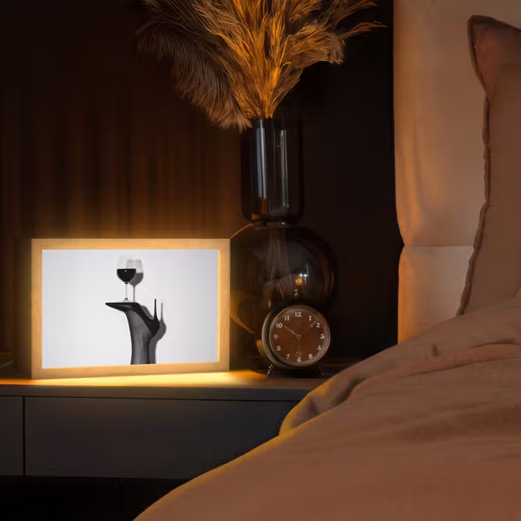 Hak - Wijn - Minimalistisch - Zwart Light Box met kabel (Tafellamp) klein -sfeer1