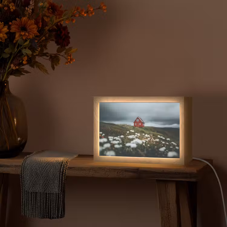 Heuvel - Huisje - Bloemen - Wit Light Box met kabel (Tafellamp) klein -sfeer4