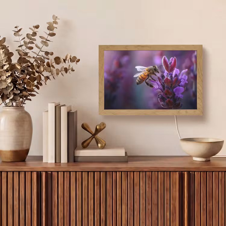 Honingbij - Paarse bloemen - Details Light Box met kabel (Tafellamp) klein -sfeer2