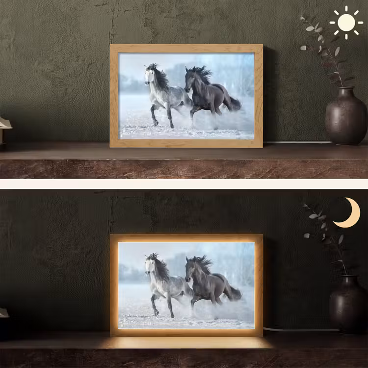 Paarden - Winter - Dieren - Natuur - Sneeuw Light Box met kabel (Tafellamp) klein -sfeer3