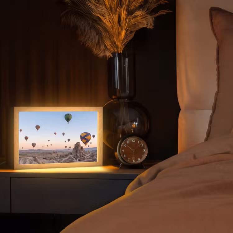 Luchtballonnen - Rotsen - Zonsopgang Light Box met kabel (Tafellamp) klein -sfeer1