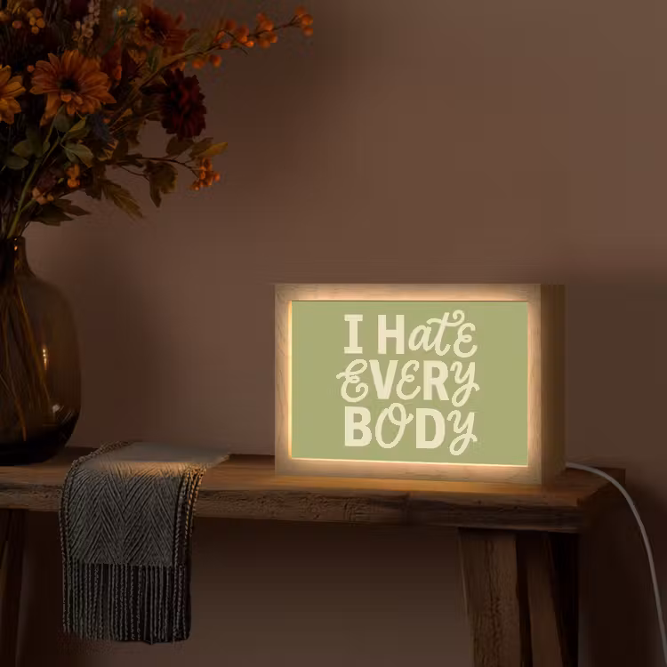 I hate everybody - Groen - Retro Light Box met kabel (Tafellamp) klein -sfeer4