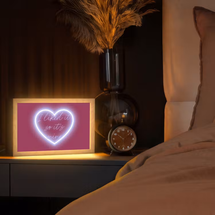 I liked it so it's mine - Neon hart - Roze Light Box met kabel (Tafellamp) klein -sfeer1